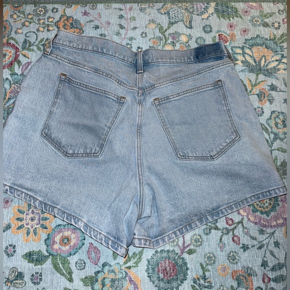 Abercrombie & Fitch shorts - Picture 5 of 5